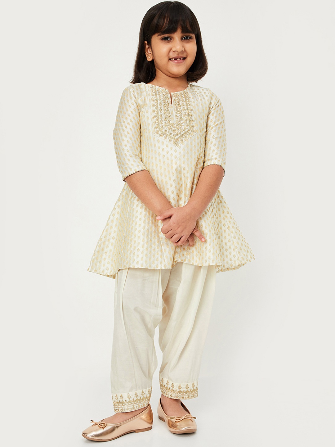max Girls Embroidered Woven Design Zari Pure Cotton Kurta With Salwar & Dupatta, White
max Girls Embroidered Woven Design Zari Pure Cotton Kurta With Salwar & Dupatta, White