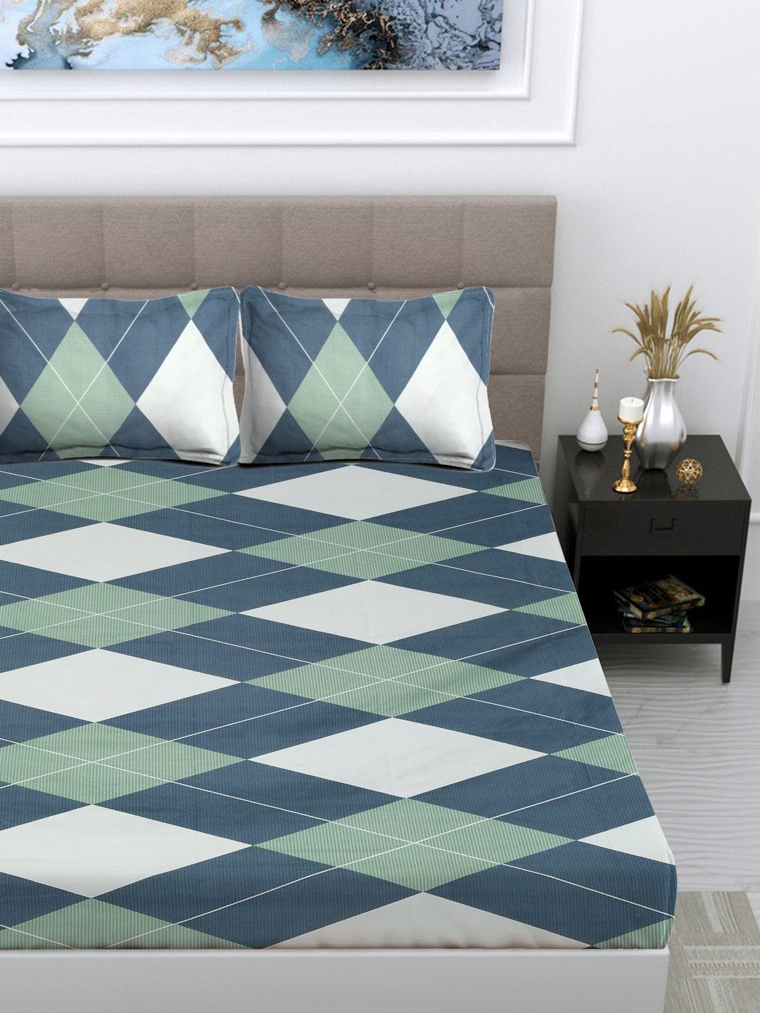 FABINALIV Green & White Geometric 300 TC King Size Double Bedsheet with 2 Pillow Covers
FABINALIV Green & White Geometric 300 TC King Size Double Bedsheet with 2 Pillow Covers