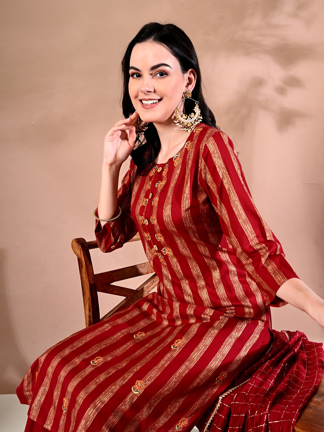 DOISA Floral Embroidered Thread Work Straight Kurta With Trousers & Dupatta, Maroon
DOISA Floral Embroidered Thread Work Straight Kurta With Trousers & Dupatta, Maroon