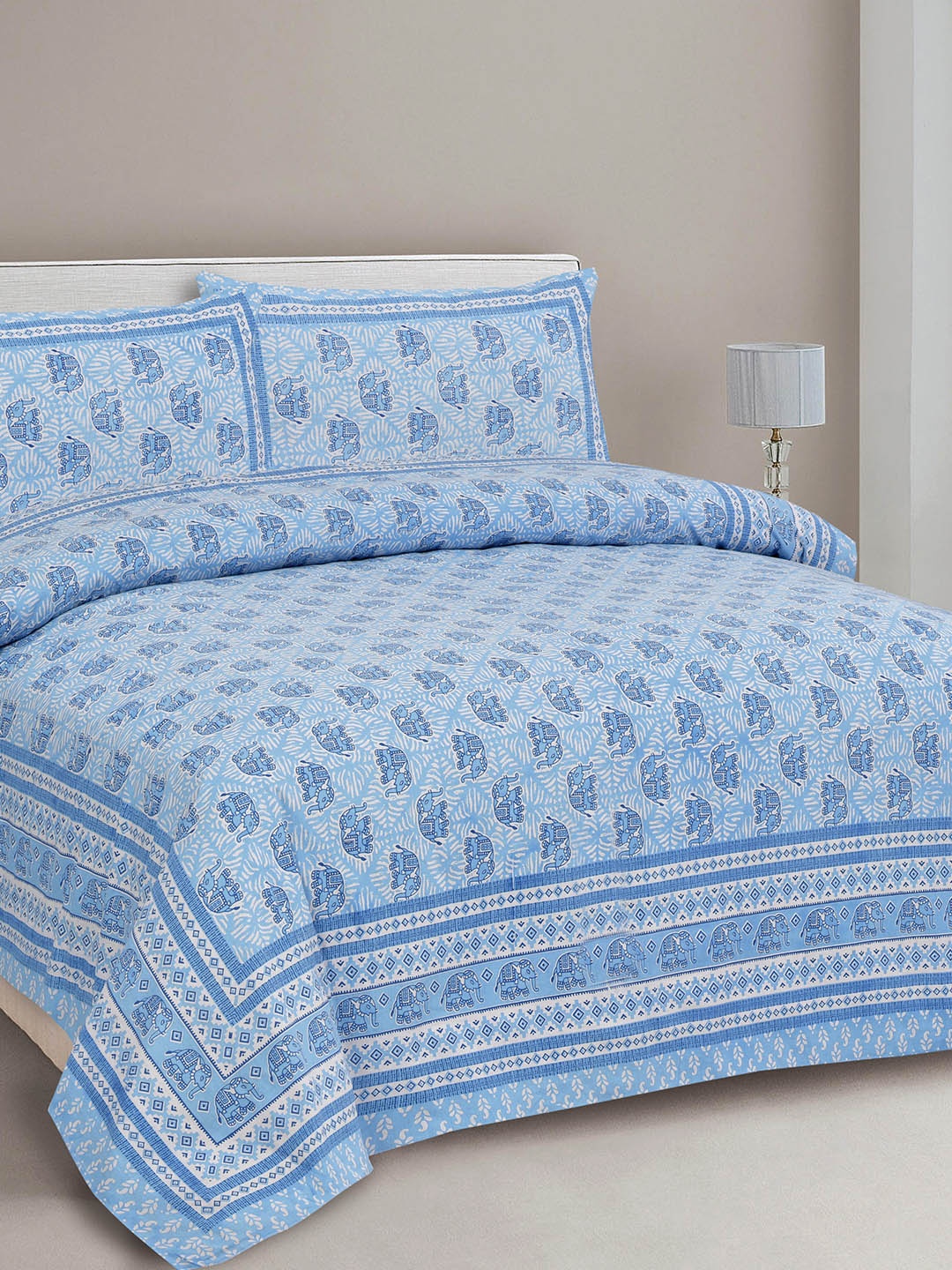 CLOTHOLOGY Blue & White Conversational 180 TC King Bedsheet with 2 Pillow Covers
CLOTHOLOGY Blue & White Conversational 180 TC King Bedsheet with 2 Pillow Covers