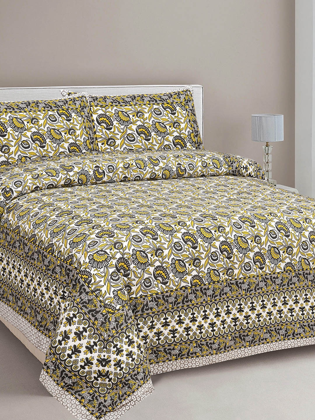 CLOTHOLOGY Green & White Floral 180TC Pure Cotton Double King Bedsheet & 2 Pillow Covers
CLOTHOLOGY Green & White Floral 180TC Pure Cotton Double King Bedsheet & 2 Pillow Covers