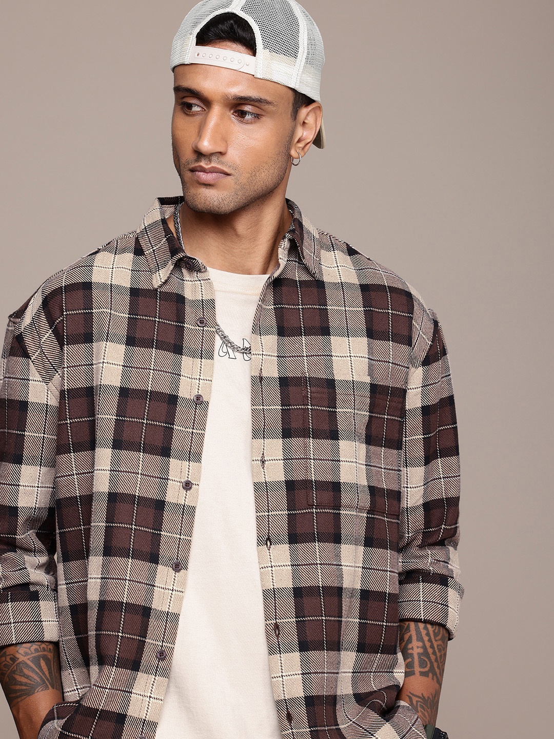 The Roadster Life Co. Relaxed Fit Drop-Shoulder Sleeves Checked Casual Shacket, Beige
The Roadster Life Co. Relaxed Fit Drop-Shoulder Sleeves Checked Casual Shacket, Beige