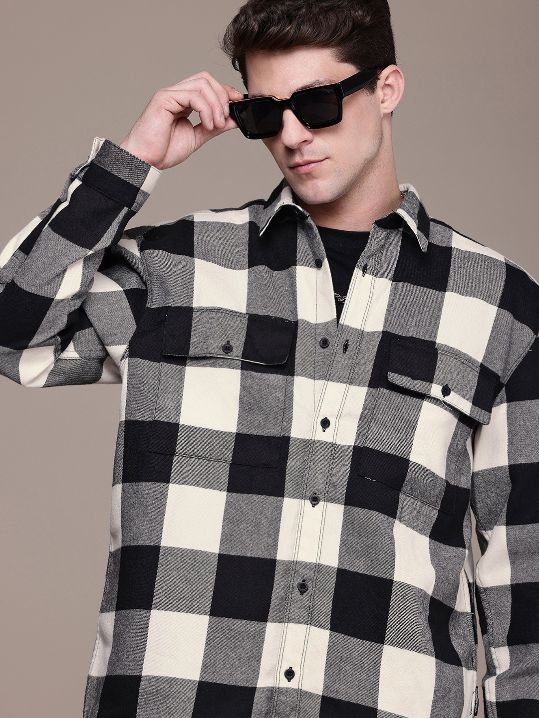 The Roadster Life Co. Relaxed Fit Buffalo Checks Drop-Shoulder Sleeves Casual Shacket, Black
The Roadster Life Co. Relaxed Fit Buffalo Checks Drop-Shoulder Sleeves Casual Shacket, Black