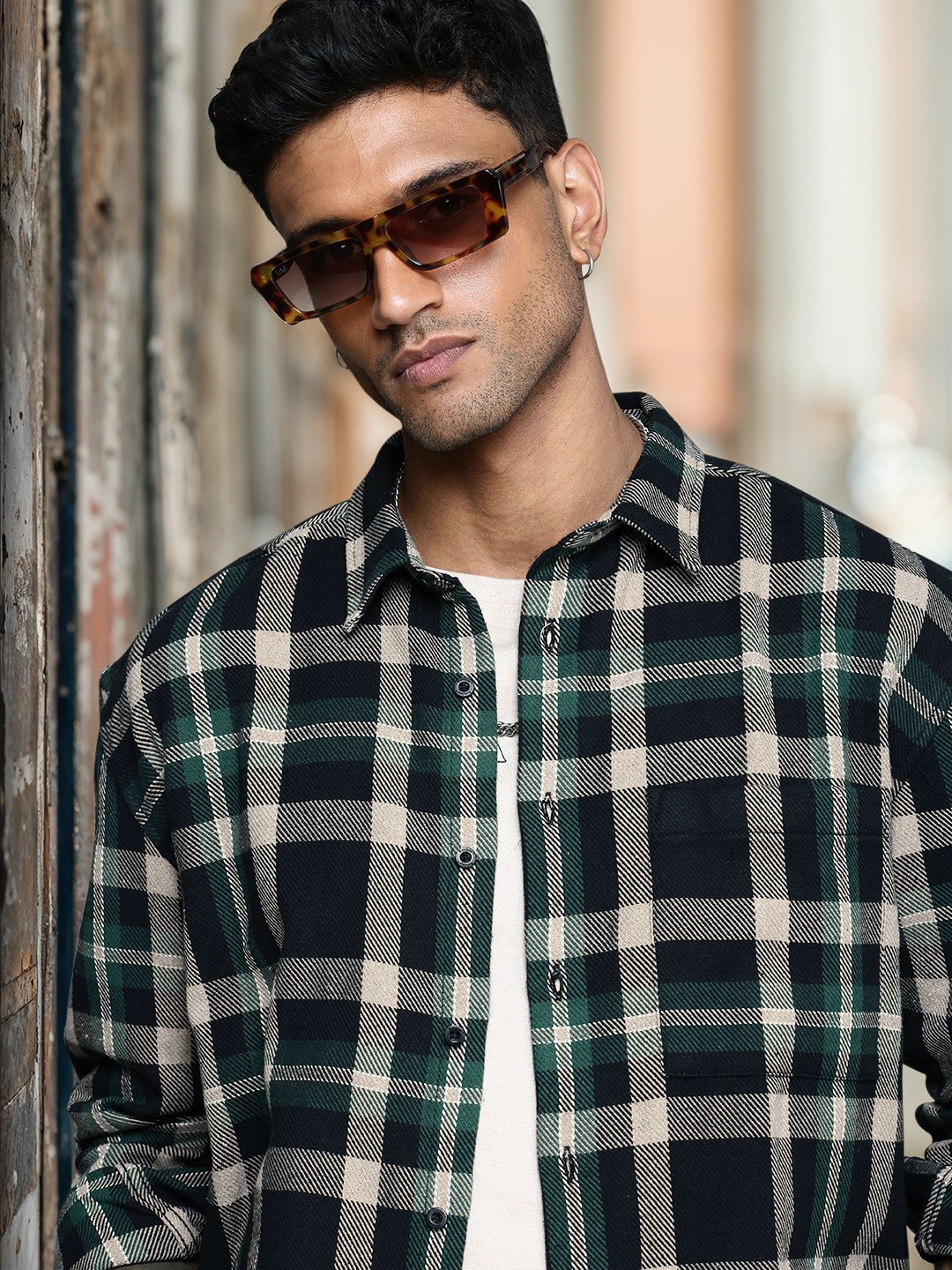 The Roadster Life Co. Relaxed Fit Drop-Shoulder Sleeves Checked Casual Shacket, Green
The Roadster Life Co. Relaxed Fit Drop-Shoulder Sleeves Checked Casual Shacket, Green