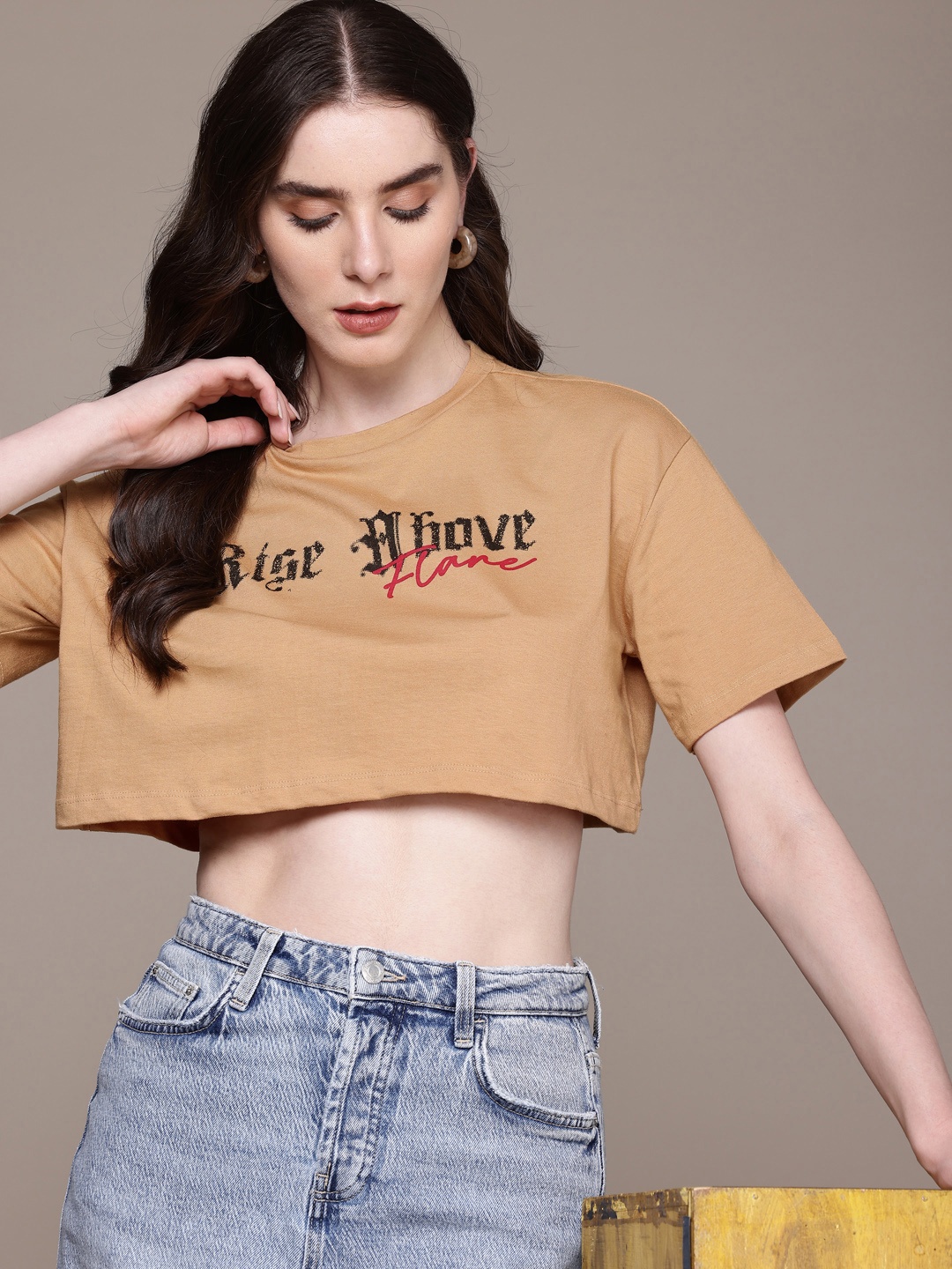 The Roadster Life Co. Typography Printed Drop-Shoulder Sleeves Boxy Crop T-shirt, Beige
The Roadster Life Co. Typography Printed Drop-Shoulder Sleeves Boxy Crop T-shirt, Beige
