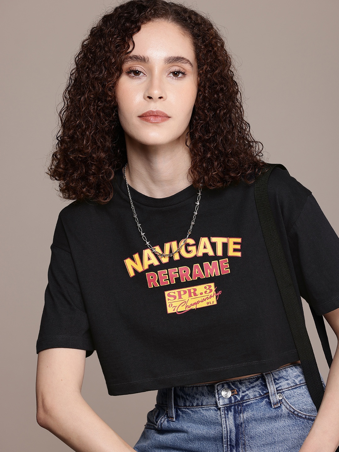 Roadster Boxy Fit Typography Printed Drop-Shoulder Sleeves Cropped Pure Cotton T-shirt, Black
Roadster Boxy Fit Typography Printed Drop-Shoulder Sleeves Cropped Pure Cotton T-shirt, Black