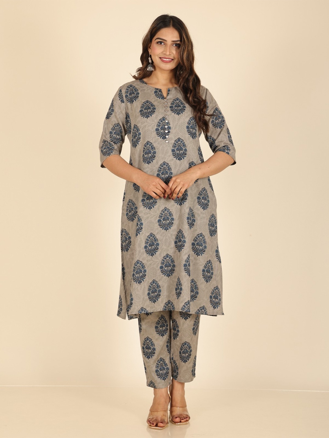 Aramya Women Floral Printed Regular Beads and Stones Linen Kurta with Trousers, Grey
Aramya Women Floral Printed Regular Beads and Stones Linen Kurta with Trousers, Grey