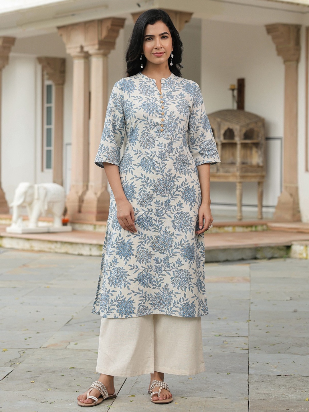 Aramya Women Floral Printed Regular Beads and Stones Linen Kurta with Palazzos, Blue
Aramya Women Floral Printed Regular Beads and Stones Linen Kurta with Palazzos, Blue