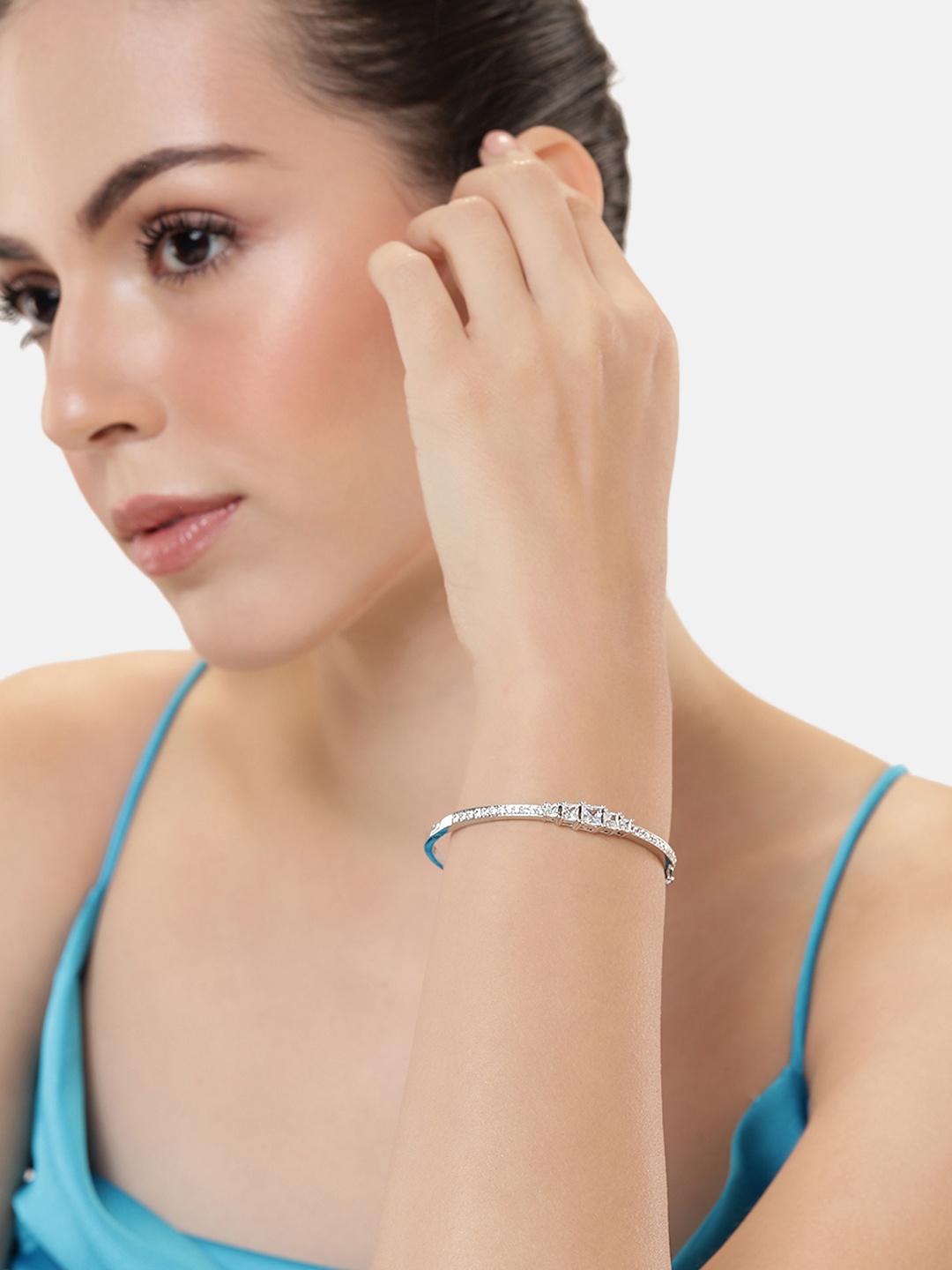 Manikya Women Brass Cubic Zirconia Handcrafted Rhodium-Plated Bangle-Style Bracelet, Silver
Manikya Women Brass Cubic Zirconia Handcrafted Rhodium-Plated Bangle-Style Bracelet, Silver