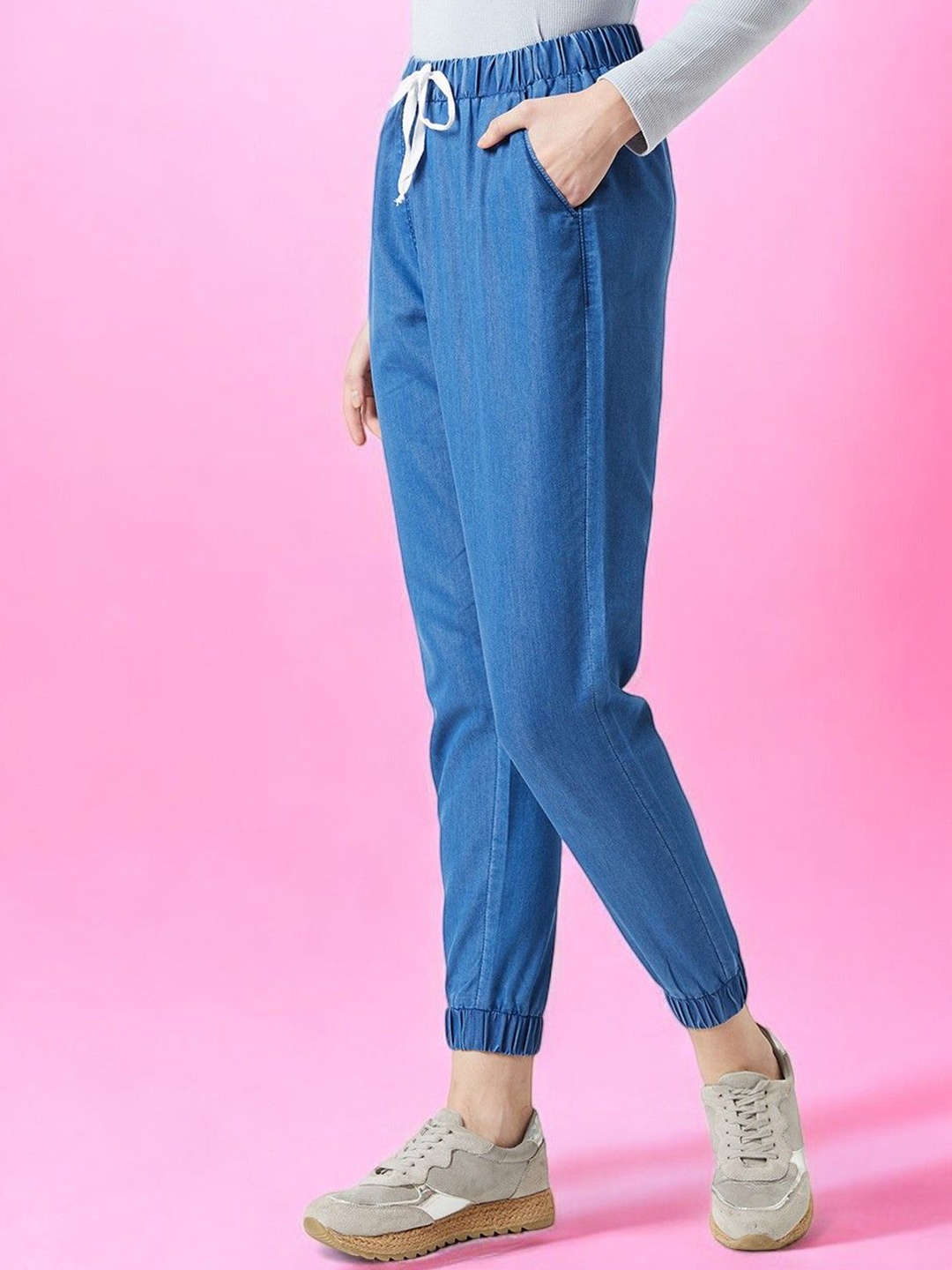 DressBerry Women Regular Fit Mid Rise Regular Length Non-Stretchable Denim Joggers, Blue
DressBerry Women Regular Fit Mid Rise Regular Length Non-Stretchable Denim Joggers, Blue