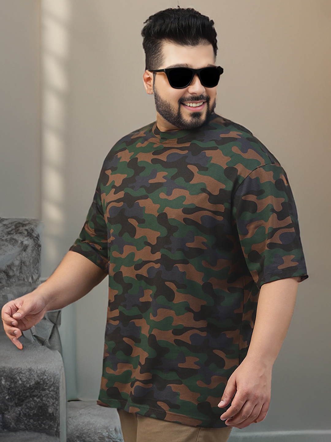 VEIRDO Men Plus Size All Over Printed Drop-Shoulder Sleeves Pure Cotton Oversized T-shirt, Green
VEIRDO Men Plus Size All Over Printed Drop-Shoulder Sleeves Pure Cotton Oversized T-shirt, Green