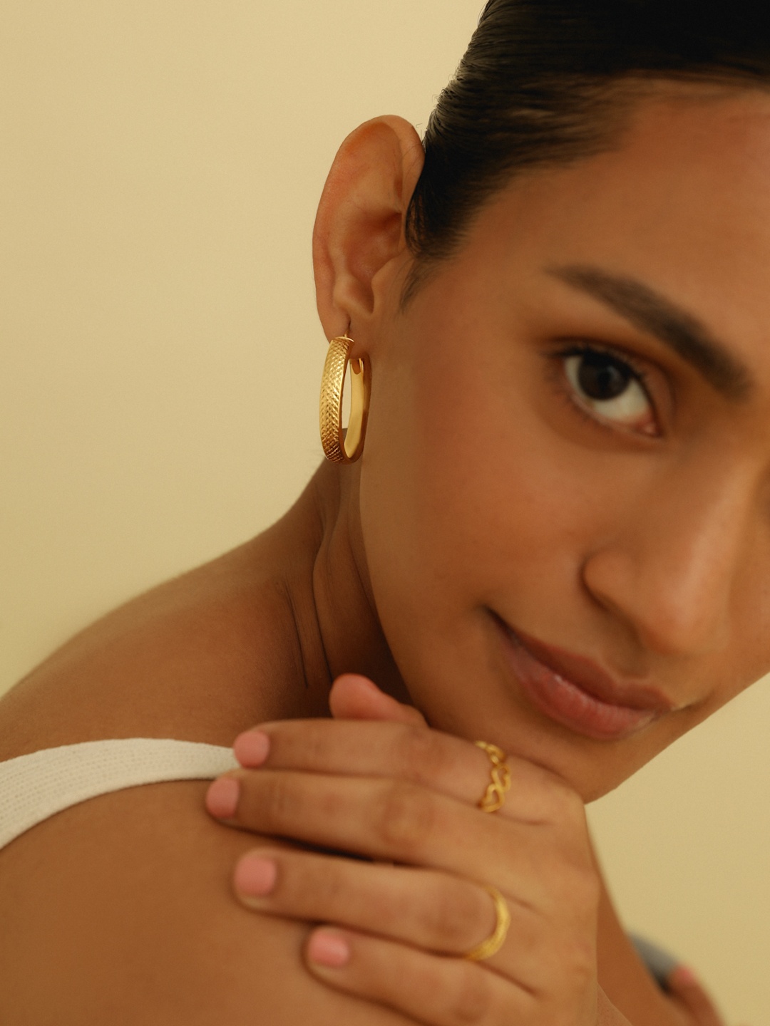 MISS JO 92.5 Sterling Silver Gold-Plated Contemporary Radiant Rhapsody Hoop Earrings
MISS JO 92.5 Sterling Silver Gold-Plated Contemporary Radiant Rhapsody Hoop Earrings