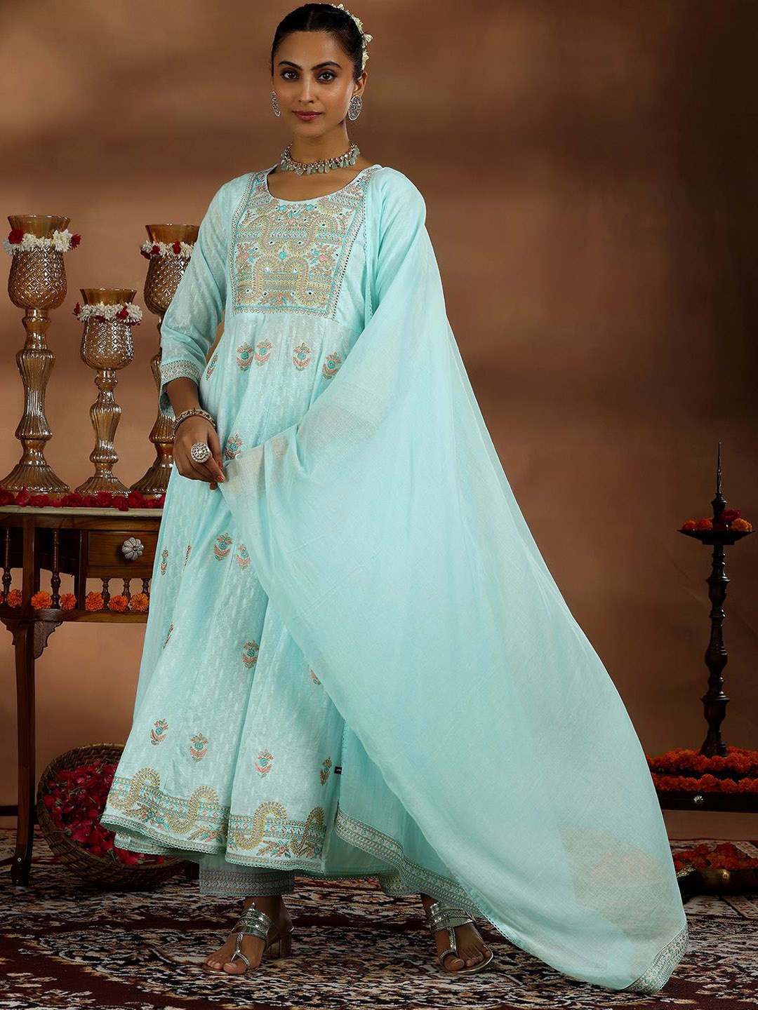 Libas Floral Embroidered Anarkali Thread Work Pure Cotton Kurta with Trousers & Dupatta, Blue
Libas Floral Embroidered Anarkali Thread Work Pure Cotton Kurta with Trousers & Dupatta, Blue