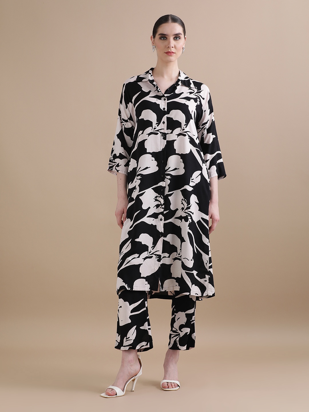 BLACK & BLAH BLAH Relaxed Fit Floral Printed A-Line Liva Monochrome Kurta and Trouser
BLACK & BLAH BLAH Relaxed Fit Floral Printed A-Line Liva Monochrome Kurta and Trouser