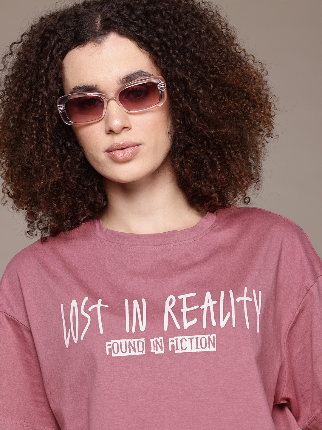 The Roadster Lifestyle Co. Typography Print Drop-Shoulder Sleeves Pure Cotton T-shirt, Rose
The Roadster Lifestyle Co. Typography Print Drop-Shoulder Sleeves Pure Cotton T-shirt, Rose
