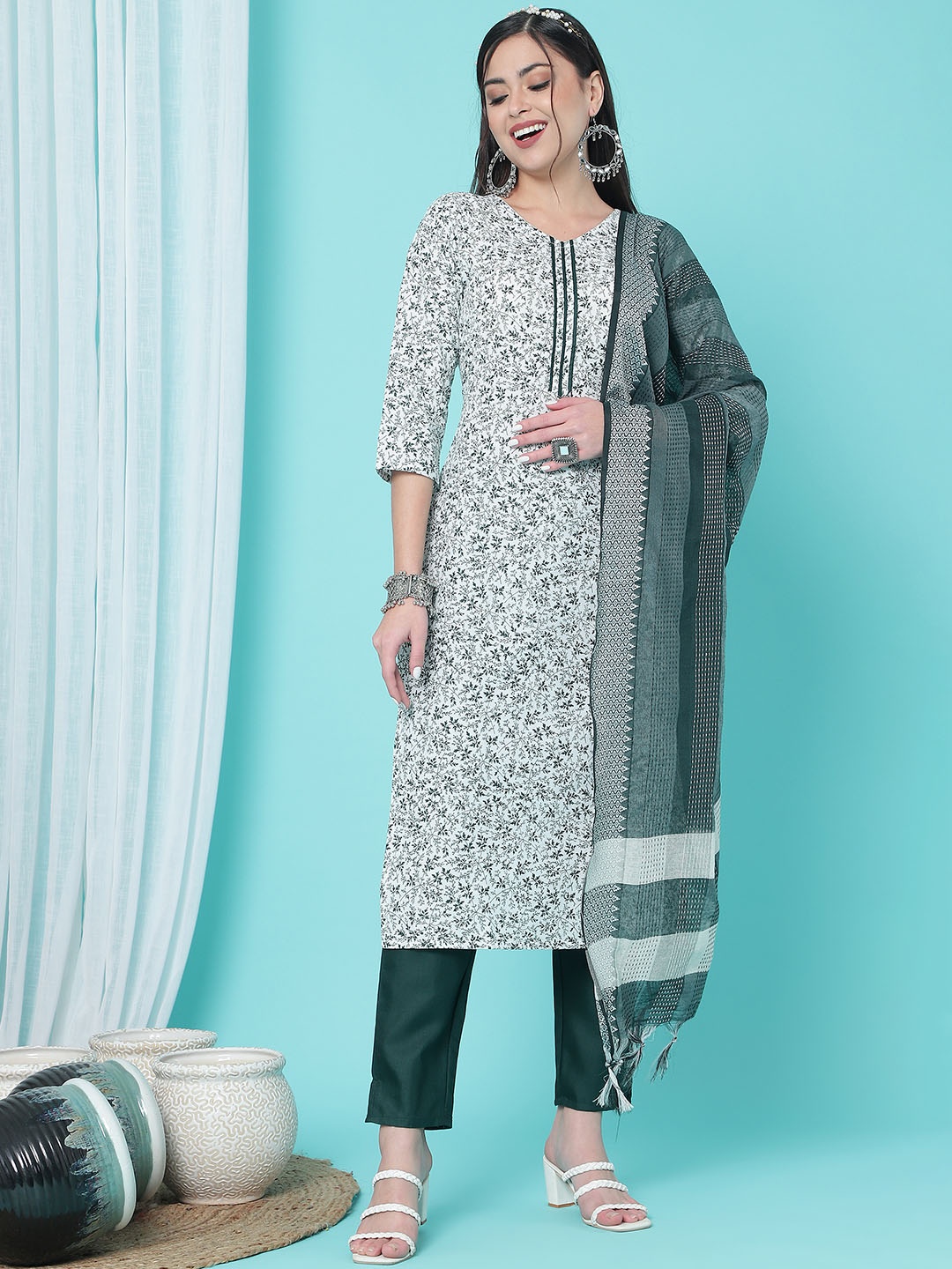 TRAHIMAM Floral Printed V-Neck Regular Cotton Blend Straight Kurta with Trousers & Dupatta, Green
TRAHIMAM Floral Printed V-Neck Regular Cotton Blend Straight Kurta with Trousers & Dupatta, Green