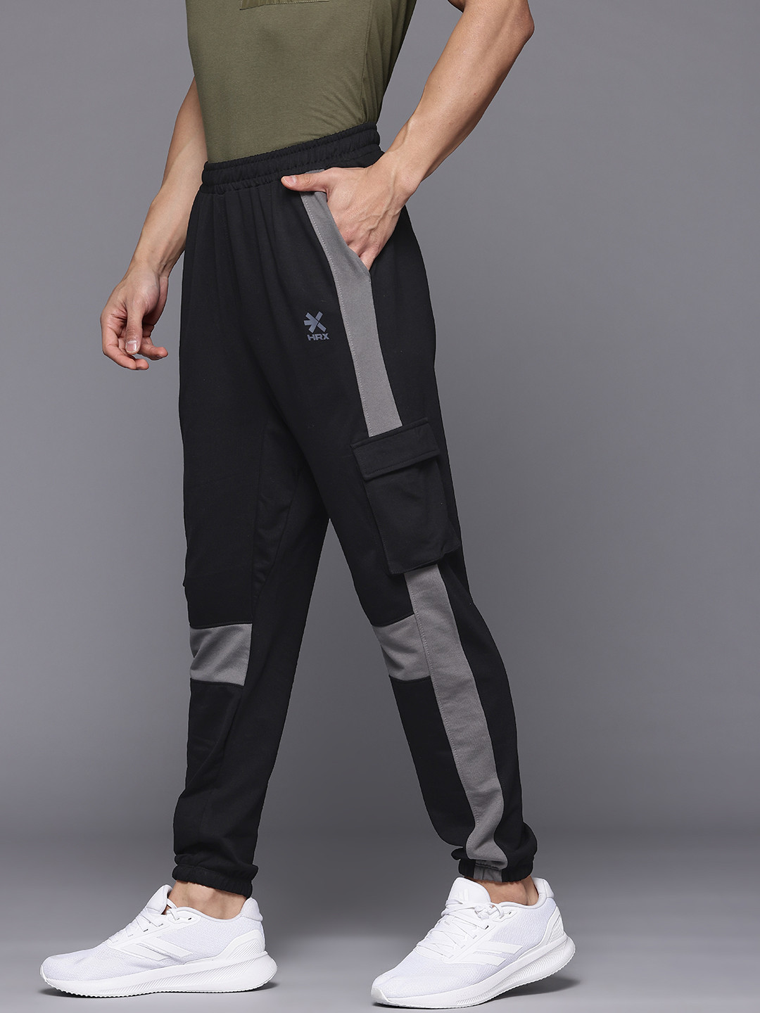 HRX by Hrithik Roshan Men Colourblocked Lifestyle Joggers, Black 
HRX by Hrithik Roshan Men Colourblocked Lifestyle Joggers, Black