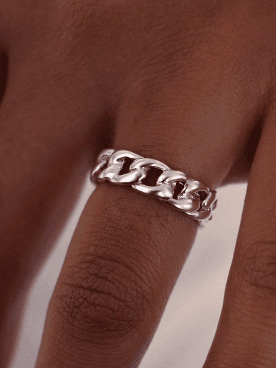 Anushka Jain Jewellery 925 Sterling Silver Gold-Plated Adjustable Pleated Finger Ring
Anushka Jain Jewellery 925 Sterling Silver Gold-Plated Adjustable Pleated Finger Ring