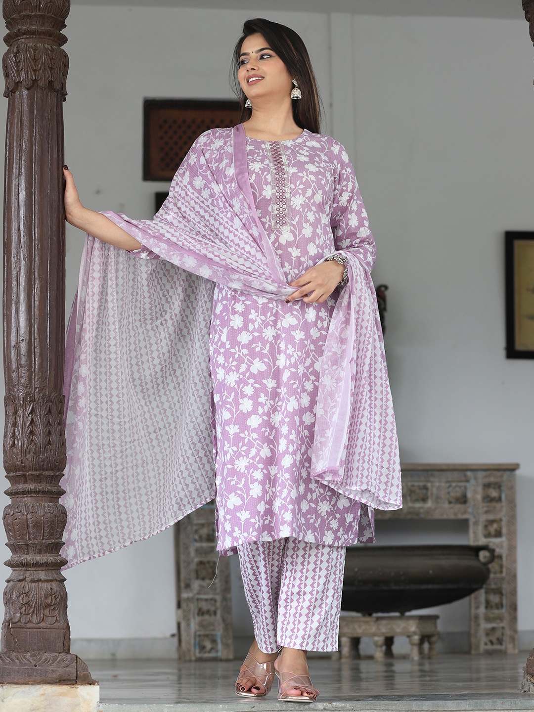 G4Girl Floral Printed Mirror Work Pure Cotton Straight Kurta With Trousers & Dupatta, Pink
G4Girl Floral Printed Mirror Work Pure Cotton Straight Kurta With Trousers & Dupatta, Pink