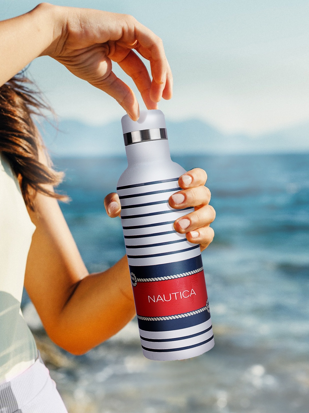 Nautica White & Navy Blue Striped Stainless Steel Printed Smart Vacuum Water Bottle-500ML
Nautica White & Navy Blue Striped Stainless Steel Printed Smart Vacuum Water Bottle-500ML