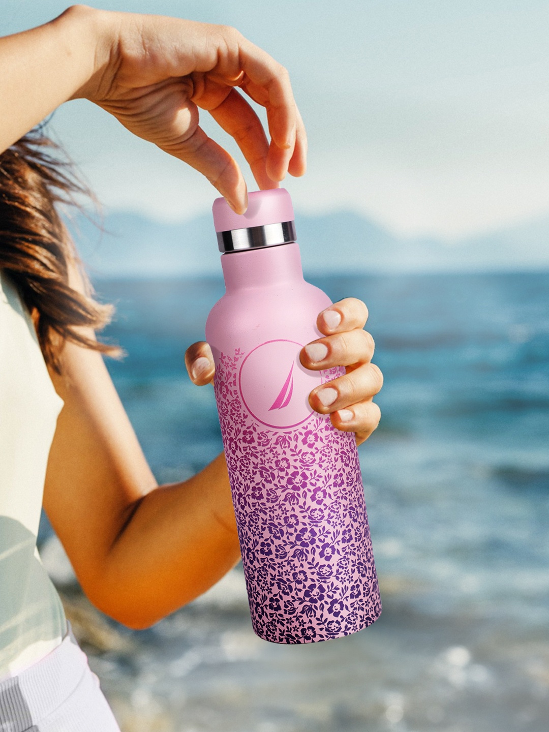 Nautica Pink & Purple Floral Printed Stainless Steel Smart Vacuum Water Bottle-500ML
Nautica Pink & Purple Floral Printed Stainless Steel Smart Vacuum Water Bottle-500ML