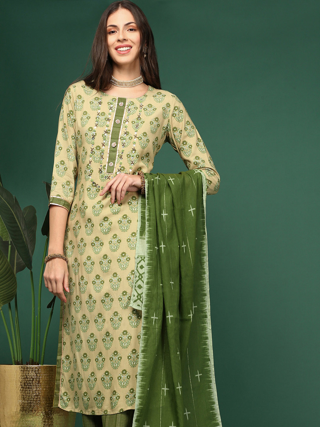 SHOWOFF Floral Printed Beads and Stones Straight Kurta With Palazzos & Dupatta, Green
SHOWOFF Floral Printed Beads and Stones Straight Kurta With Palazzos & Dupatta, Green