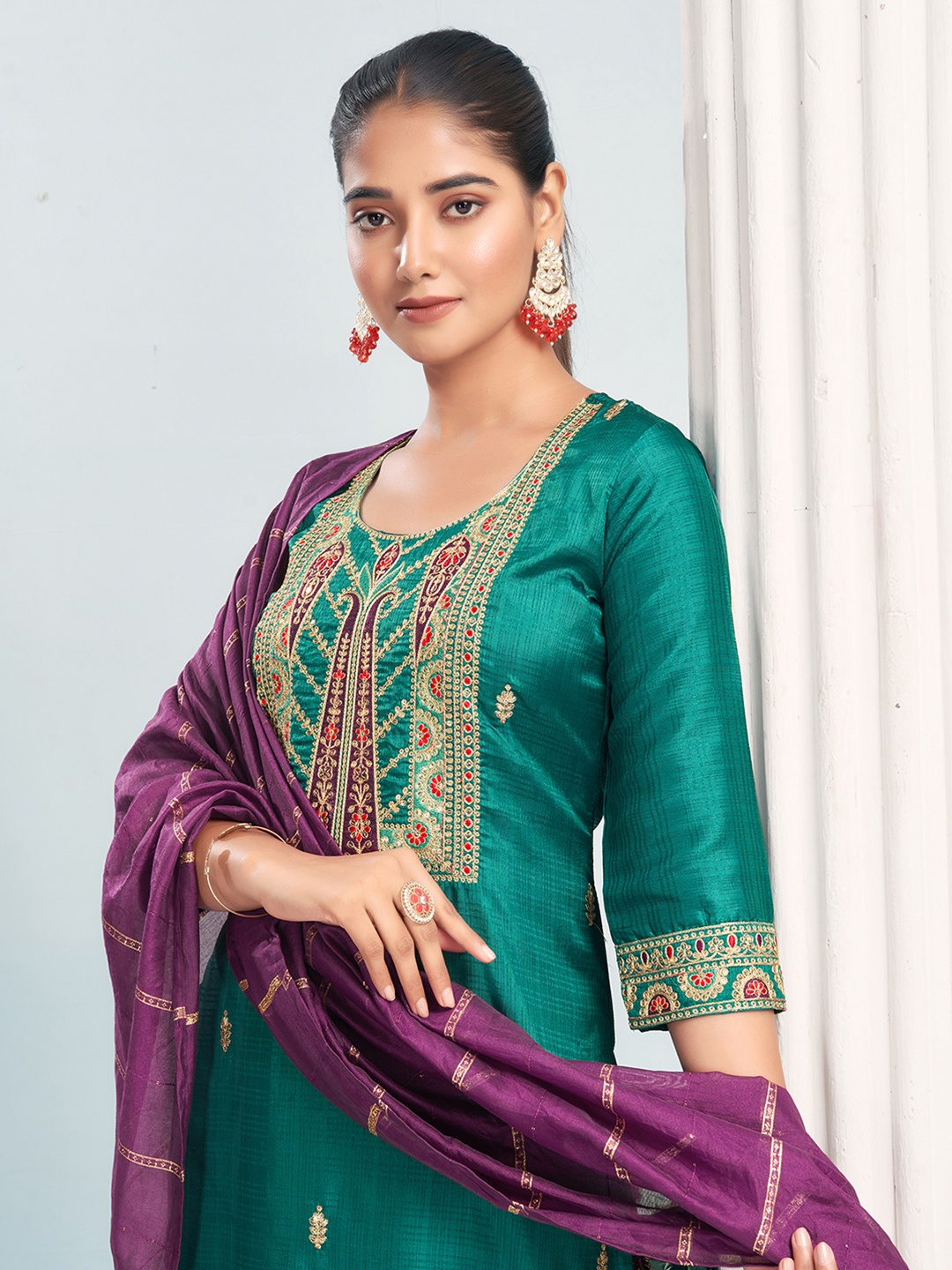 KALINI Women Ethnic Motifs Embroidered Regular Sequinned Kurta with Trousers & With Dupatta, Green
KALINI Women Ethnic Motifs Embroidered Regular Sequinned Kurta with Trousers & With Dupatta, Green