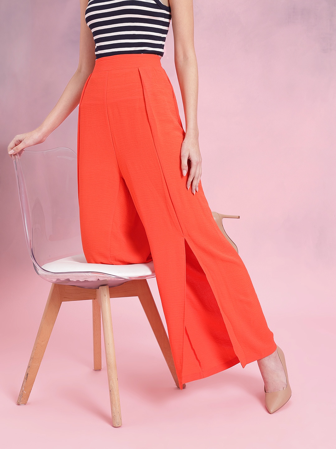 DressBerry Women Mid-Rise Flared Fit Pleated Detail Parallel Trousers with Front Slits, Orange
DressBerry Women Mid-Rise Flared Fit Pleated Detail Parallel Trousers with Front Slits, Orange