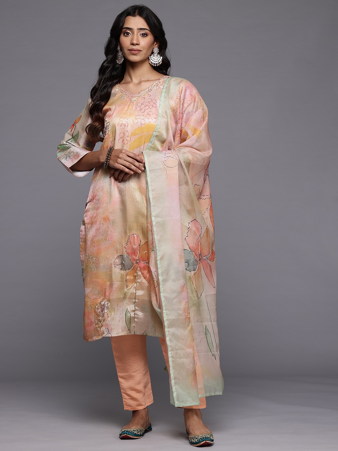 Varanga Floral Printed Regular Beads and Stones Kurta with Trousers & With Dupatta, Peach
Varanga Floral Printed Regular Beads and Stones Kurta with Trousers & With Dupatta, Peach