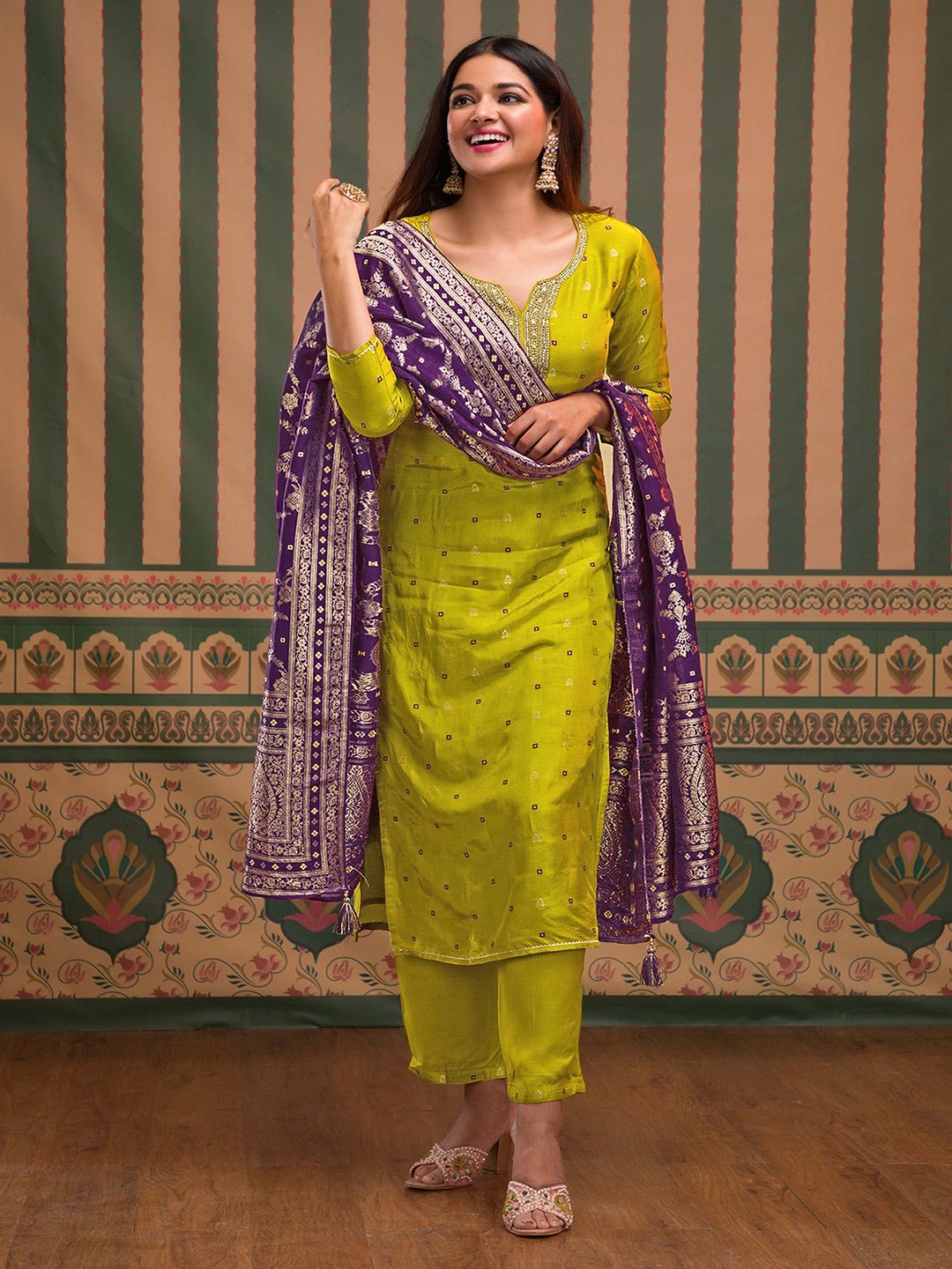 Trendmalls Ethnic Motifs Woven Design Sequinned Pure Silk Kurta With Trousers & Dupatta, Green
Trendmalls Ethnic Motifs Woven Design Sequinned Pure Silk Kurta With Trousers & Dupatta, Green