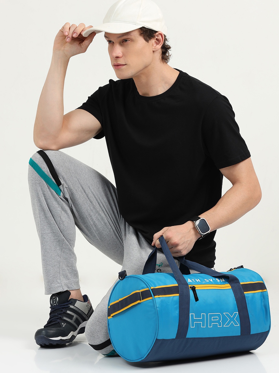 HRX by Hrithik Roshan Colourblocked Medium Foldable Sports or Gym Duffel Bag, Blue
HRX by Hrithik Roshan Colourblocked Medium Foldable Sports or Gym Duffel Bag, Blue