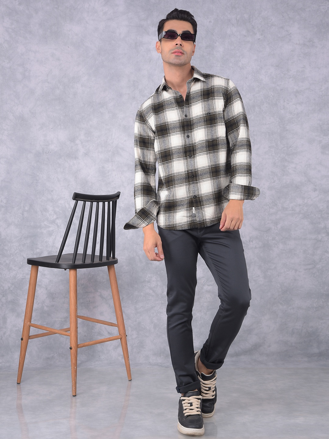 Crimsoune Club Men Smart Spread Collar Tartan Checked Cotton Slim Fit Casual Shirt, Beige
Crimsoune Club Men Smart Spread Collar Tartan Checked Cotton Slim Fit Casual Shirt, Beige