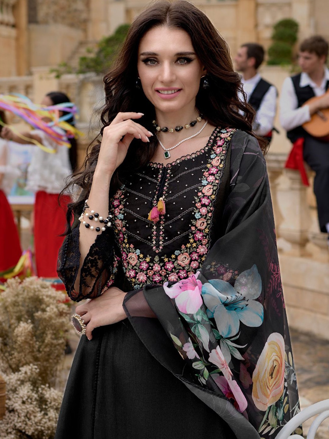 Indo Era Floral Yoke Design Thread Work A-Line Kurta With Trousers & Dupatta, Black
Indo Era Floral Yoke Design Thread Work A-Line Kurta With Trousers & Dupatta, Black