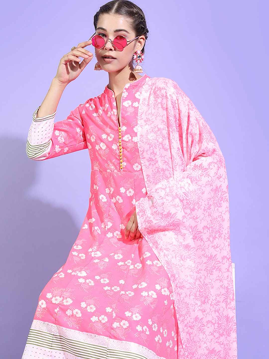 Vishudh Pink & White Floral Printed Pure Cotton A Line Kurta with Palazzos & With Dupatta
Vishudh Pink & White Floral Printed Pure Cotton A Line Kurta with Palazzos & With Dupatta