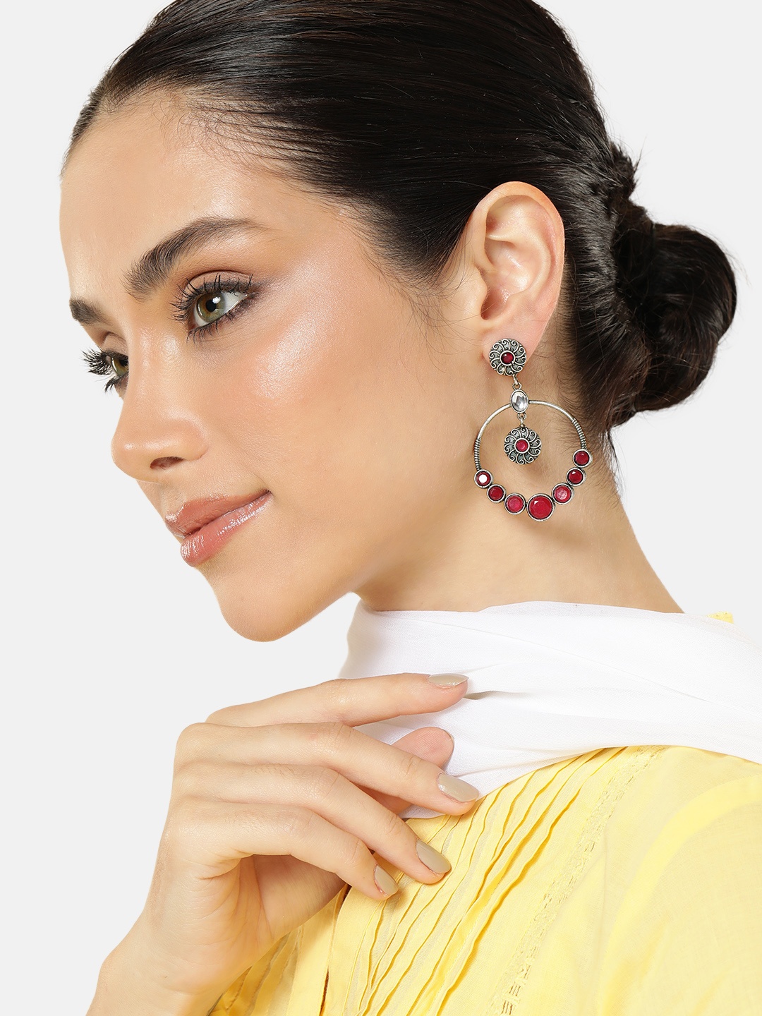 AITIHYA Silver-Plated Artificial Stones & Beads Oxidised Circular Drop Earrings, Fuchsia
AITIHYA Silver-Plated Artificial Stones & Beads Oxidised Circular Drop Earrings, Fuchsia