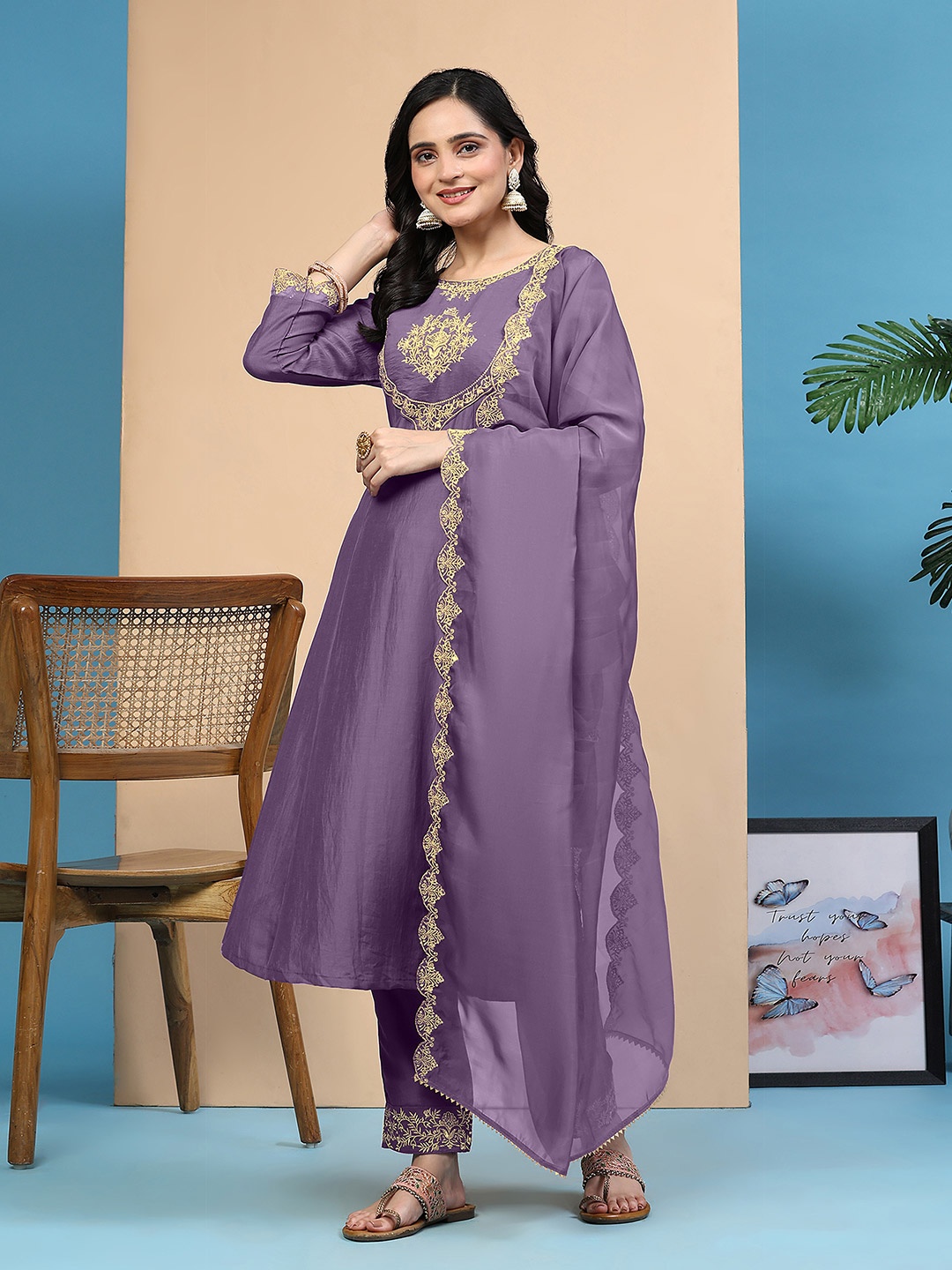 Trendmalls Floral Embroidered Sequinned Anarkali Kurta & Trousers With Dupatta, Purple
Trendmalls Floral Embroidered Sequinned Anarkali Kurta & Trousers With Dupatta, Purple