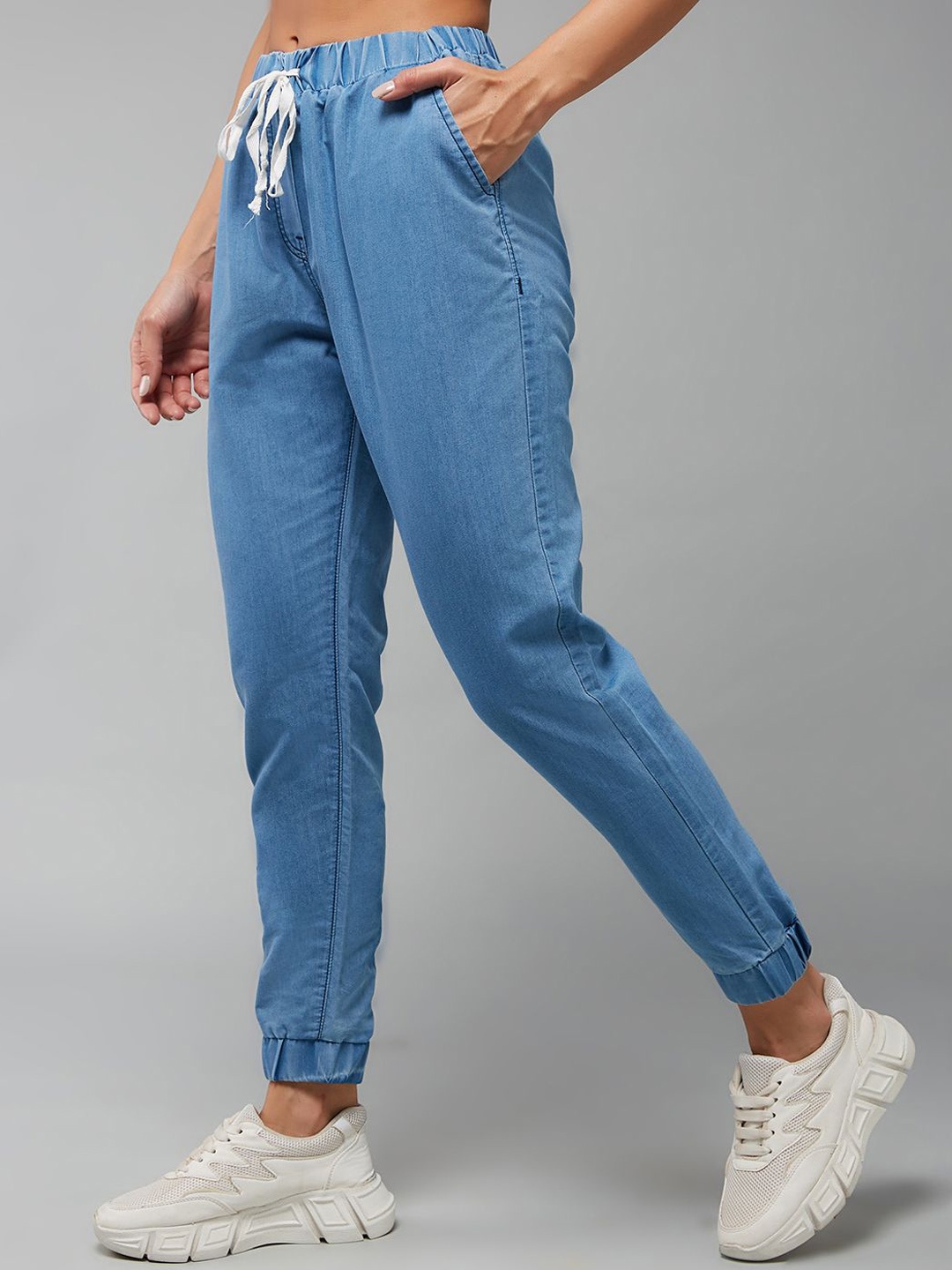 DOLCE CRUDO Women Regular Lightweight Fit Mid Rise Regular Length Non-Stretchable Denim Joggers, Blue
DOLCE CRUDO Women Regular Lightweight Fit Mid Rise Regular Length Non-Stretchable Denim Joggers, Blue