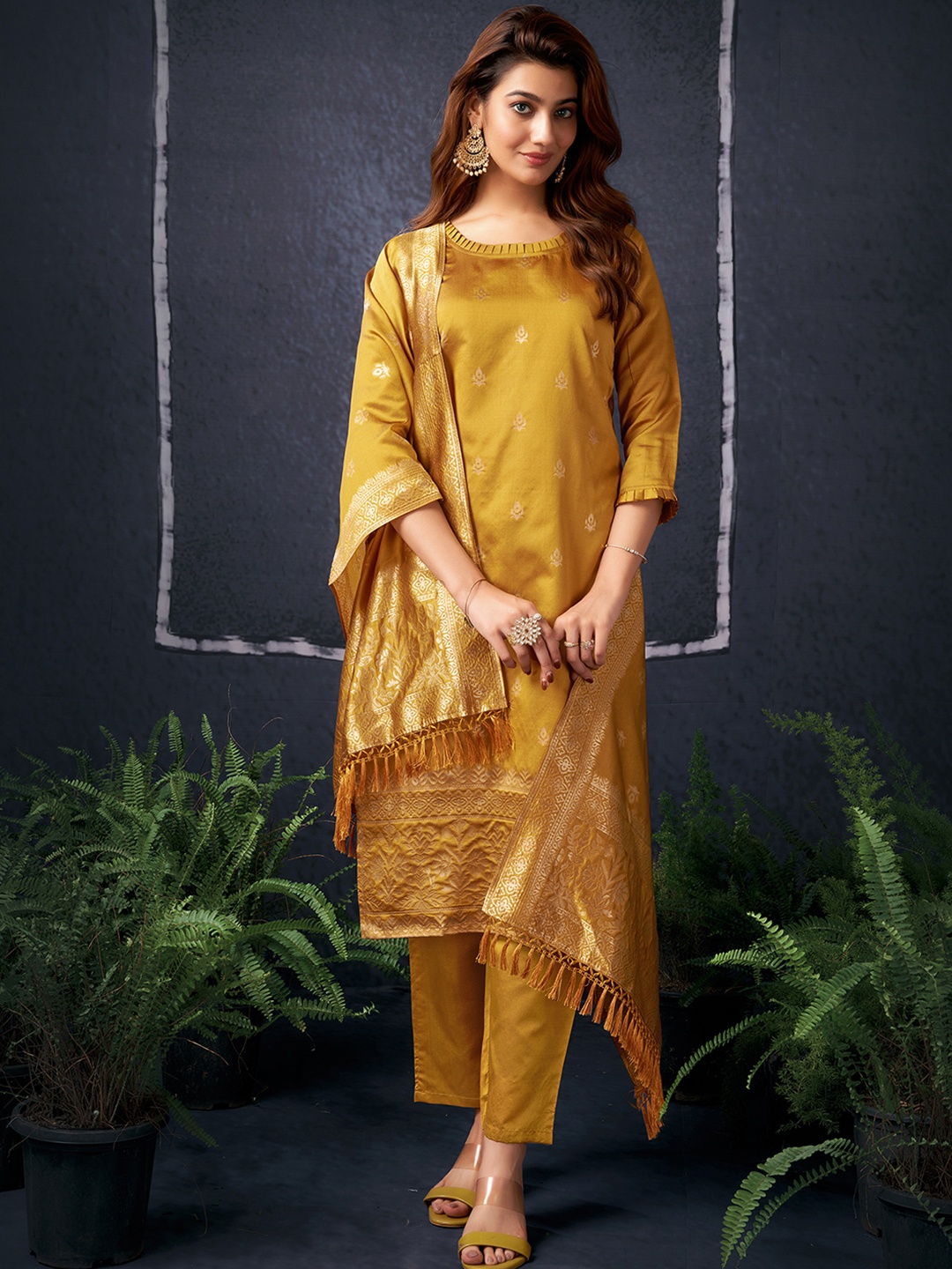 KALINI Ethnic Motifs Woven Design Regular Zari Straight Kurta with Trousers & Dupatta, Gold
KALINI Ethnic Motifs Woven Design Regular Zari Straight Kurta with Trousers & Dupatta, Gold