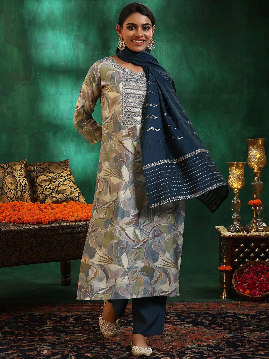 Libas Floral Printed Regular Mirror Work Straight Kurta with Trousers & Dupatta, Off white
Libas Floral Printed Regular Mirror Work Straight Kurta with Trousers & Dupatta, Off white