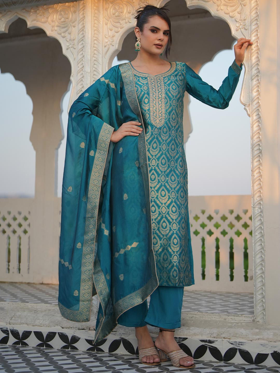 Libas Ethnic Motifs Embroidered Zari Straight Kurta with Trousers & Dupatta, Green
Libas Ethnic Motifs Embroidered Zari Straight Kurta with Trousers & Dupatta, Green