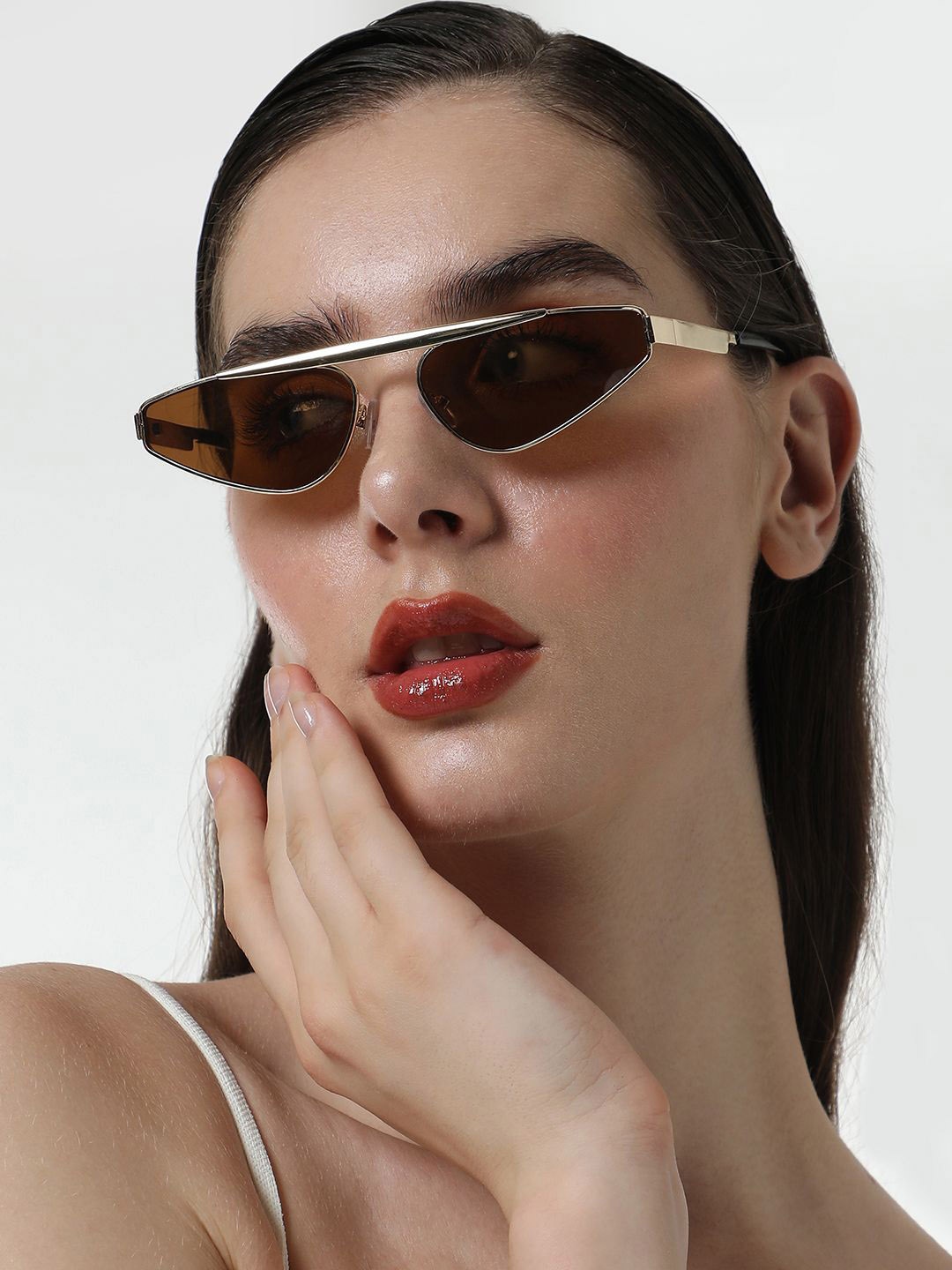 HAUTE SAUCE by Campus Sutra Women Cateye Sunglasses with Polarised Lens AW24_HSSG2706-Gold, Brown
HAUTE SAUCE by Campus Sutra Women Cateye Sunglasses with Polarised Lens AW24_HSSG2706-Gold, Brown