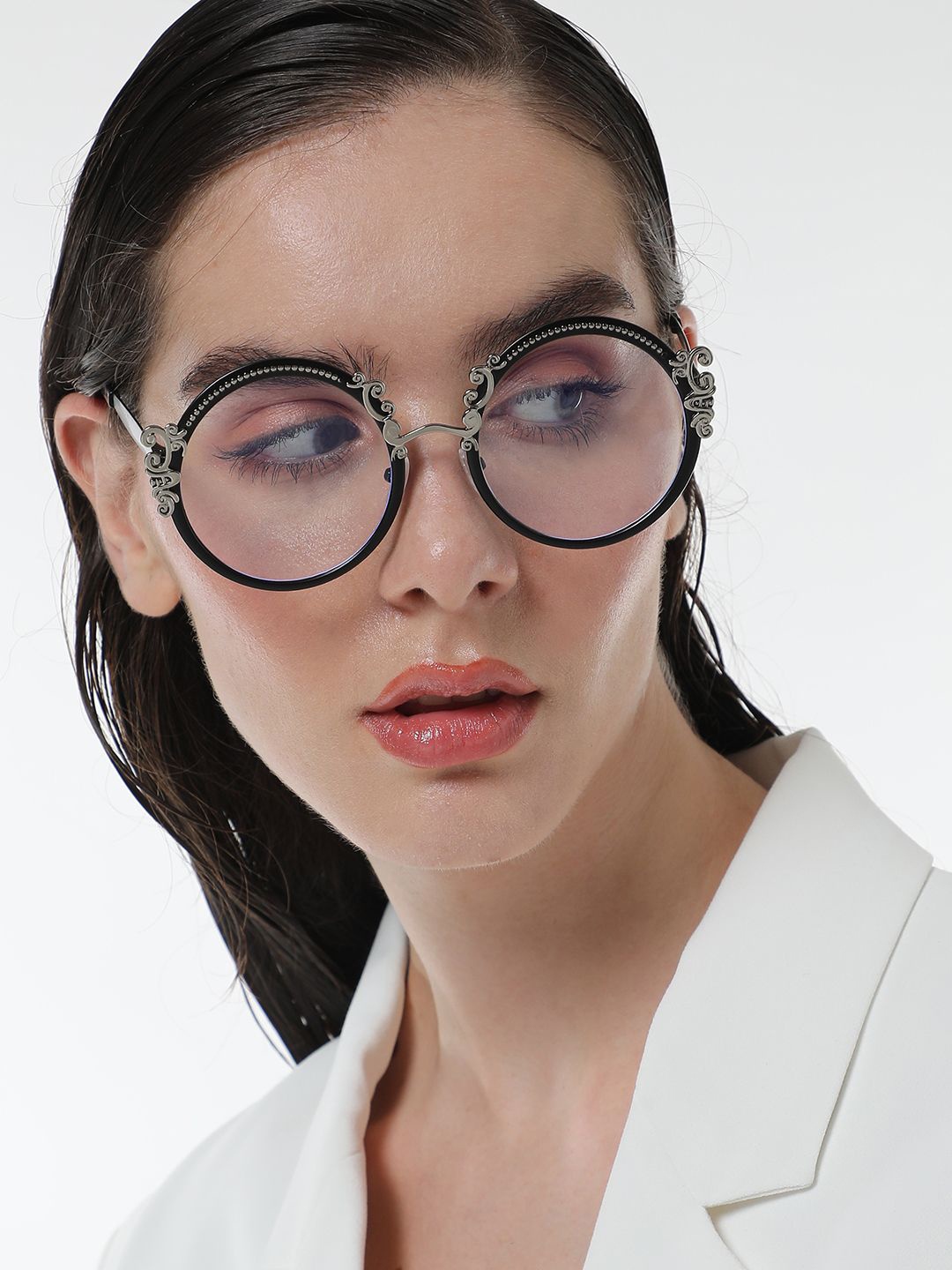 HAUTE SAUCE by Campus Sutra Women Round Sunglasses with Polarised Lens AW24_HSSG2712, Transparent
HAUTE SAUCE by Campus Sutra Women Round Sunglasses with Polarised Lens AW24_HSSG2712, Transparent