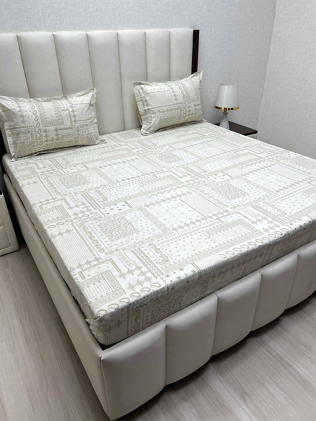Pure Decor Velar Fur Sib Green & White Printed 380 TC Pure Cotton Super King Bedsheet Set
Pure Decor Velar Fur Sib Green & White Printed 380 TC Pure Cotton Super King Bedsheet Set