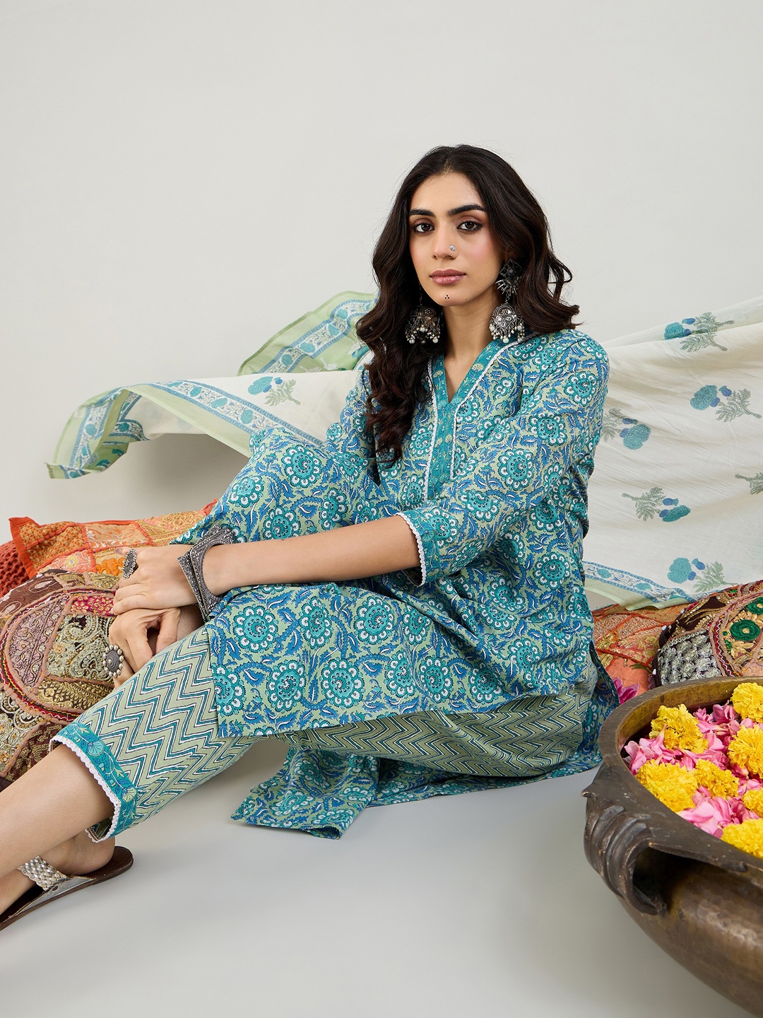 Indo Era Blue Floral Printed V-Neck Pure Cotton Straight Kurta with Trousers & Dupatta
Indo Era Blue Floral Printed V-Neck Pure Cotton Straight Kurta with Trousers & Dupatta