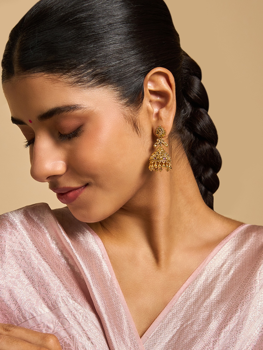 Kushal's Fashion Jewellery 92.5 Pure Silver Gold-Plated Stone Studded Dome Shaped Jhumkas
Kushal's Fashion Jewellery 92.5 Pure Silver Gold-Plated Stone Studded Dome Shaped Jhumkas