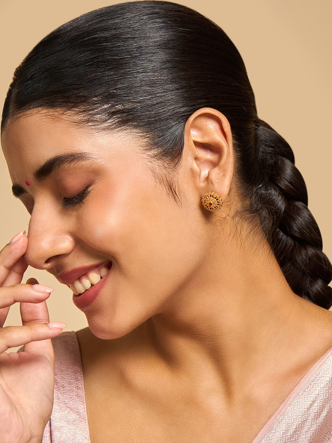 Kushal's Fashion Jewellery 92.5 Pure Silver Gold-Plated Stone Studded Temple Studs Earring
Kushal's Fashion Jewellery 92.5 Pure Silver Gold-Plated Stone Studded Temple Studs Earring