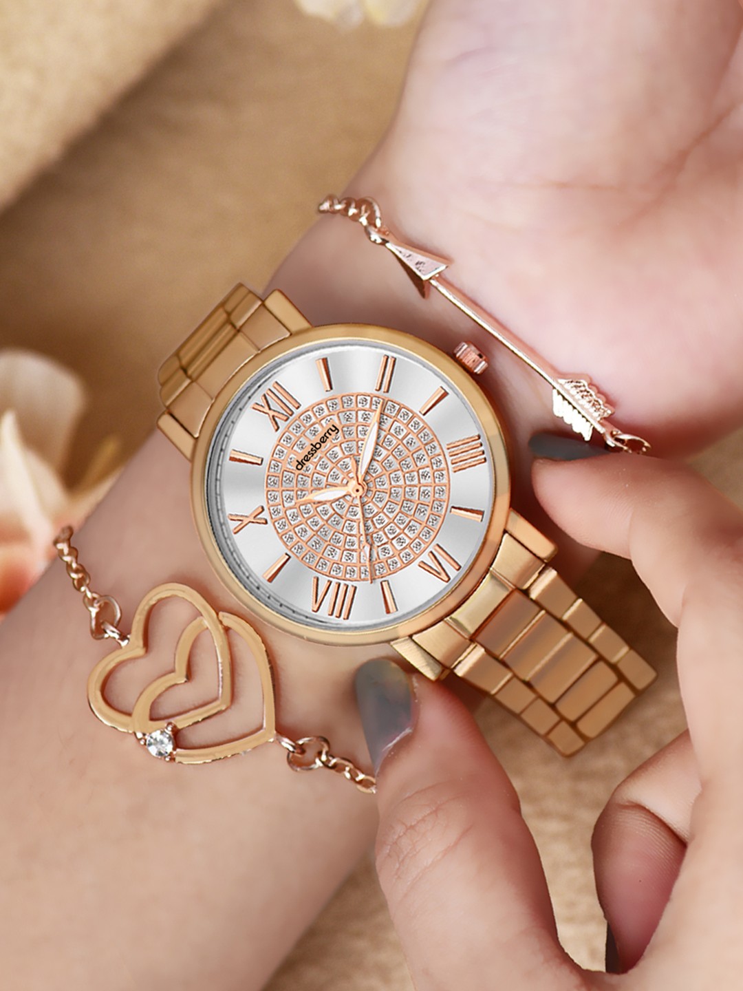 DressBerry Women Embellished Dial & Bracelet Style Straps Analogue Watch DBSet24 Set-22, Rose gold
DressBerry Women Embellished Dial & Bracelet Style Straps Analogue Watch DBSet24 Set-22, Rose gold