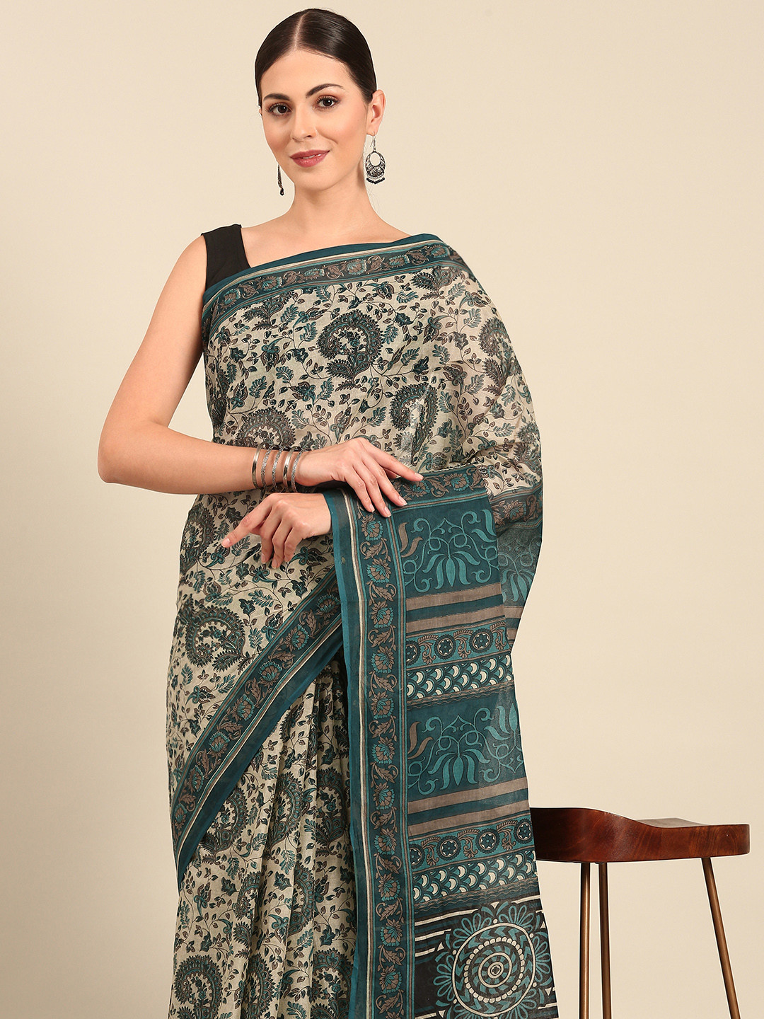 SHANVIKA Floral Print Pure Cotton Saree, Beige
SHANVIKA Floral Print Pure Cotton Saree, Beige