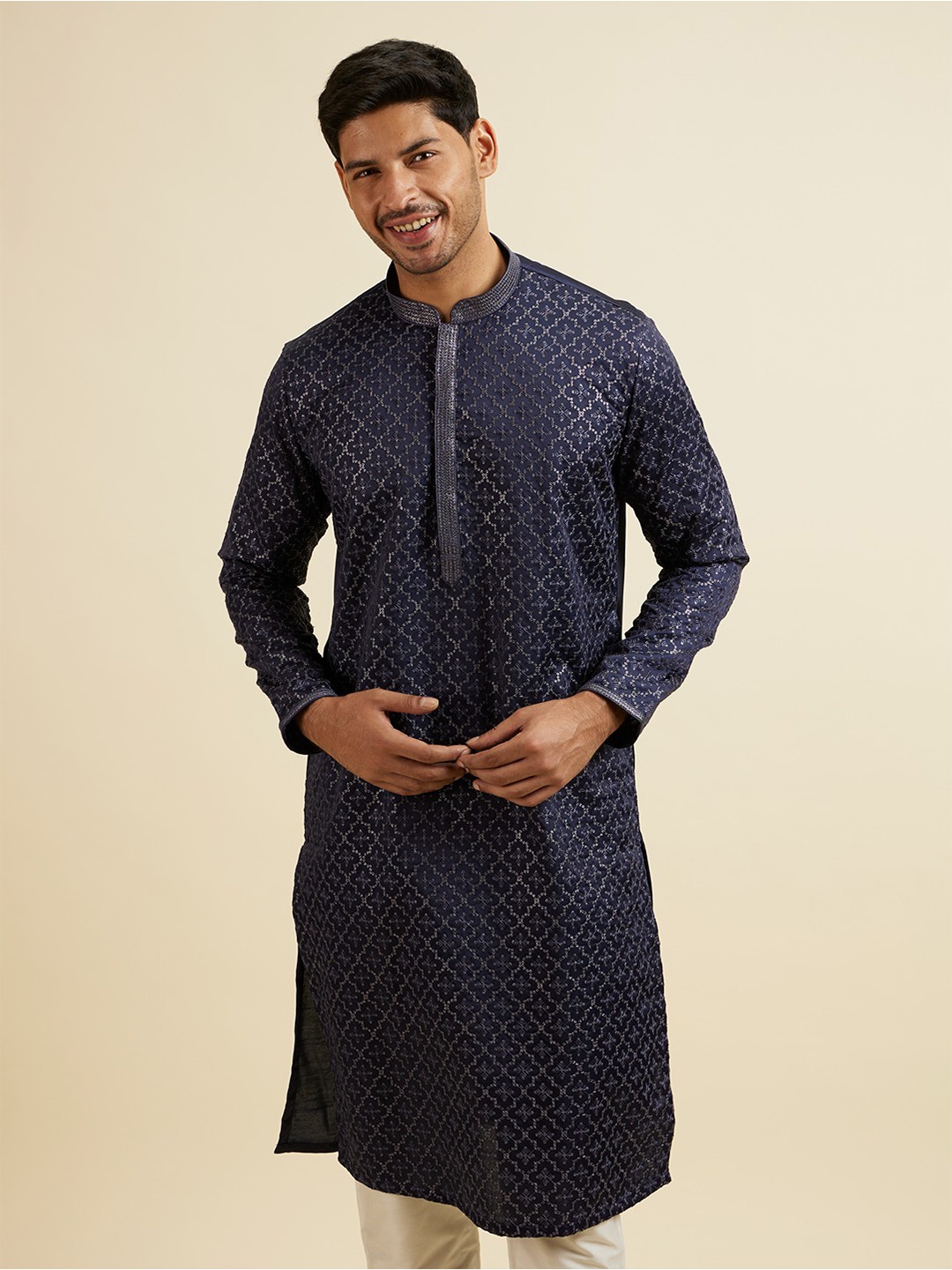 Manyavar Geometric Embroidered Sequinned Mandarin Collar Satin Straight Kurta with Pyjamas, Navy blue
Manyavar Geometric Embroidered Sequinned Mandarin Collar Satin Straight Kurta with Pyjamas, Navy blue