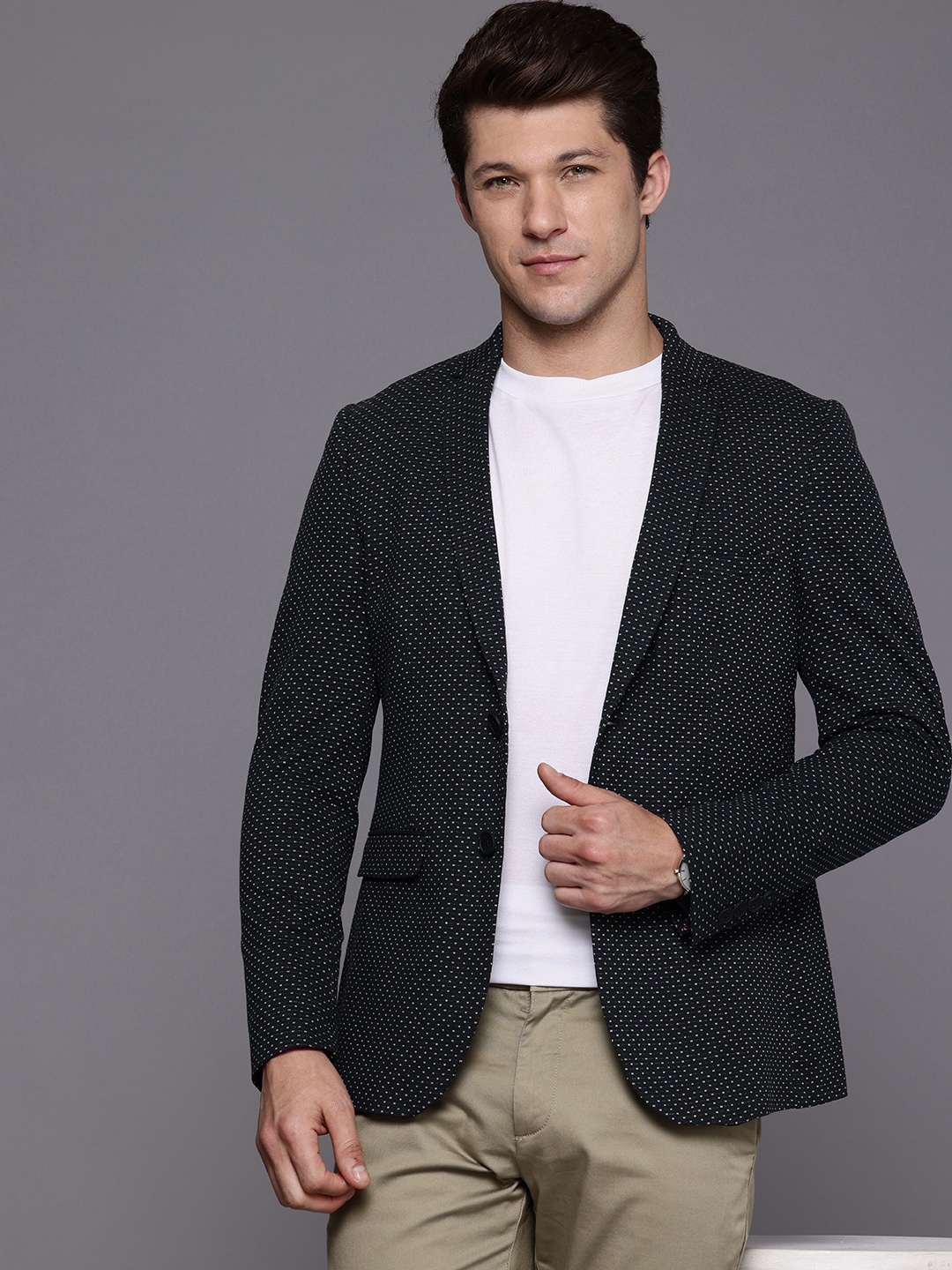 Louis Philippe Sport Self Design Textured Super Slim Fit Single-Breasted Semiformal Blazer, Black
Louis Philippe Sport Self Design Textured Super Slim Fit Single-Breasted Semiformal Blazer, Black